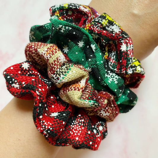 Merry Plaid Scrunchie Set